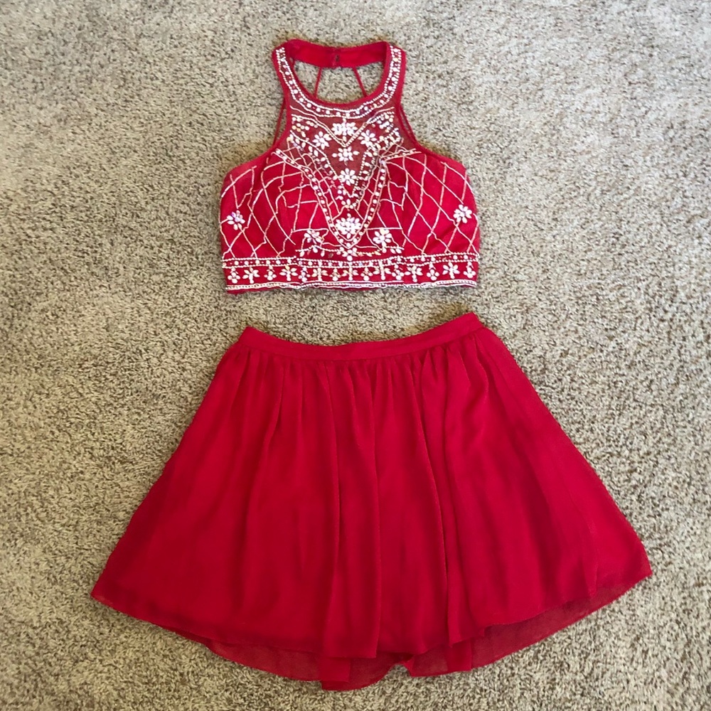 Stunning macy’s two piece dress with silver beads!